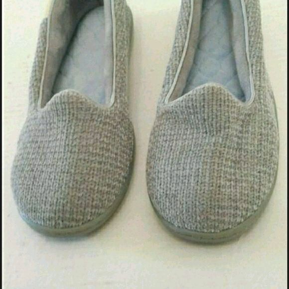 DearFoams Gray Soft Cozy Thermal Slippers - Picture 2 of 9